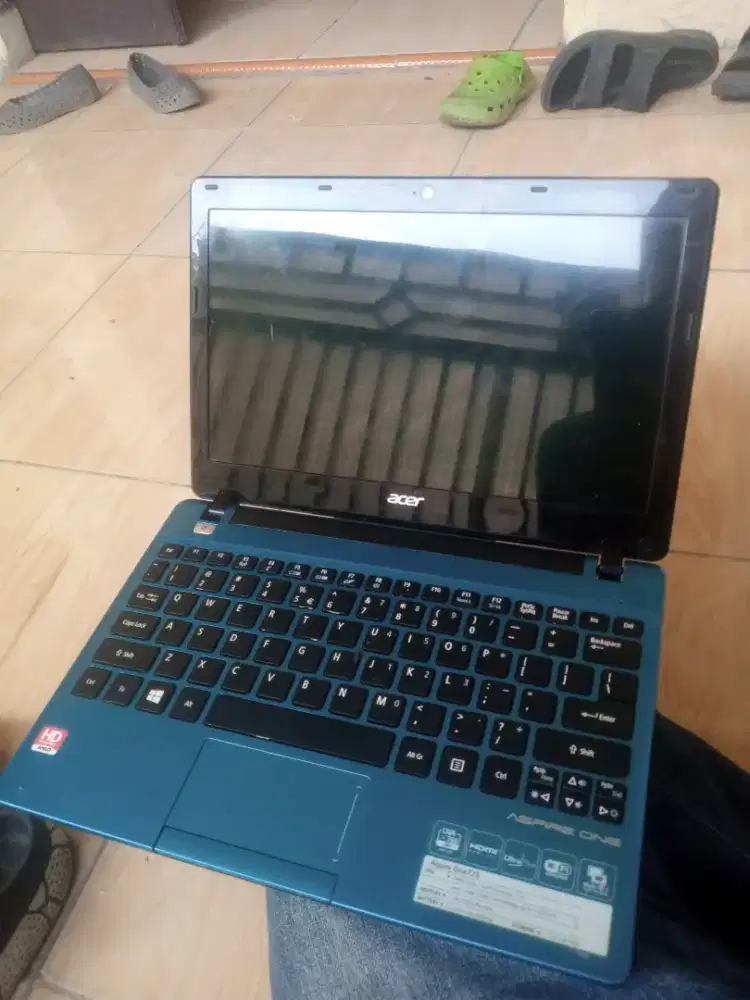 Acer Aspire one 725 Ram 4/128 HDD320