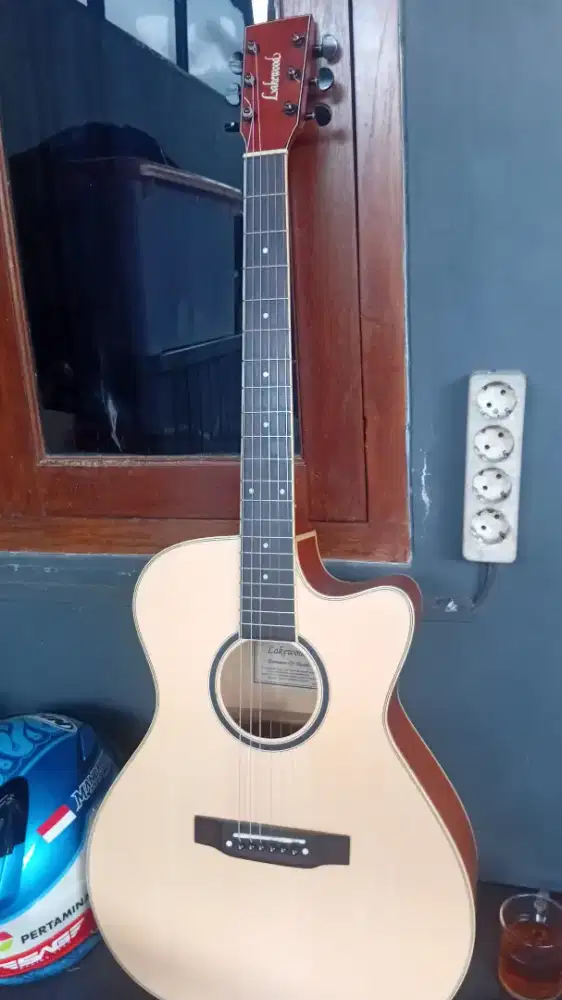 Di Jual Cepat Gitar Lakewood akustik electrik