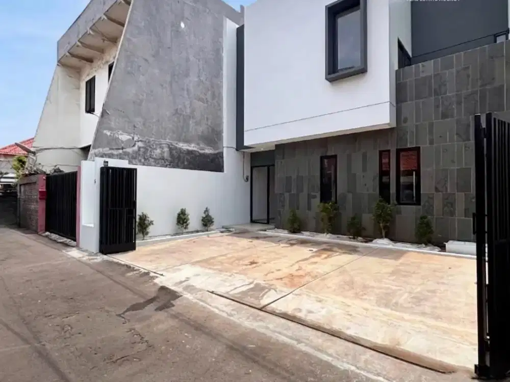 BRAND NEW HOUSE TEBET BARAT!