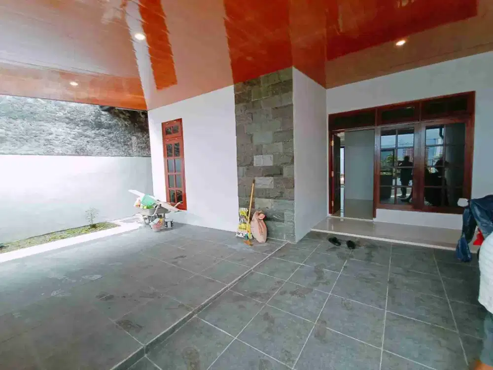 Dijual rumah baru di sumber solo