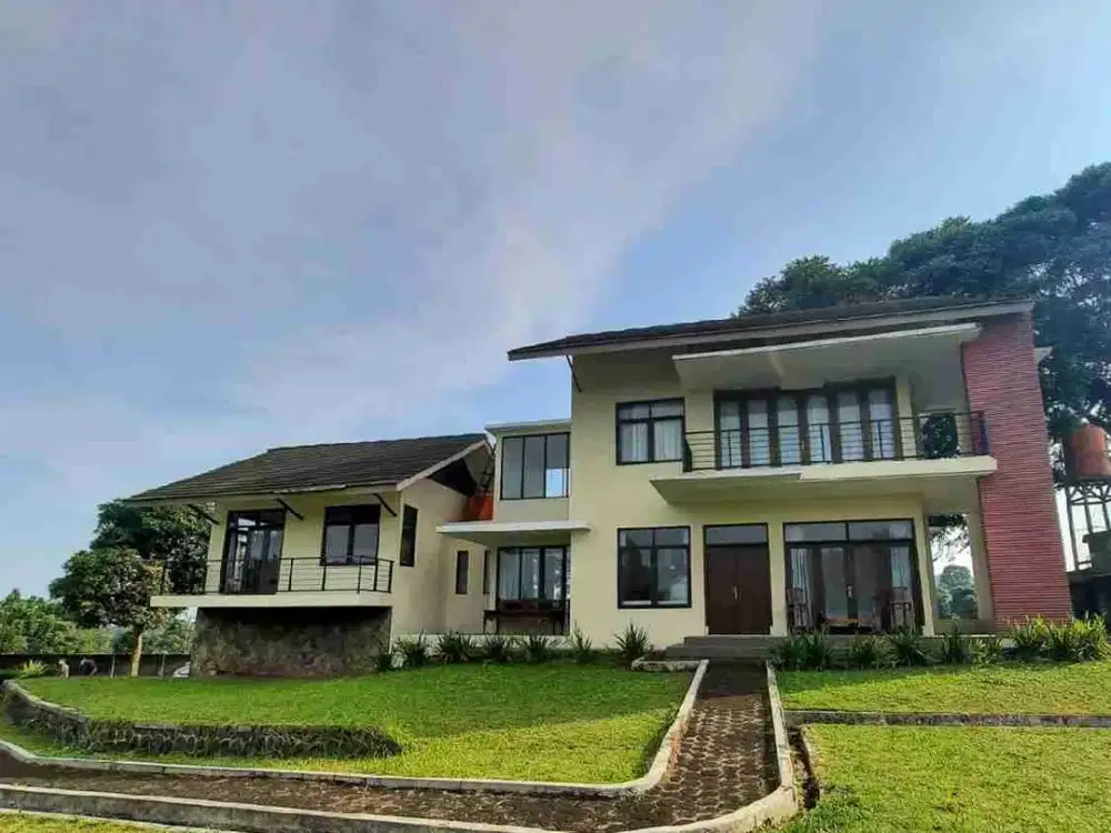 Villa Dengan Pemandangan Indah di Gunung Geulis Bogor