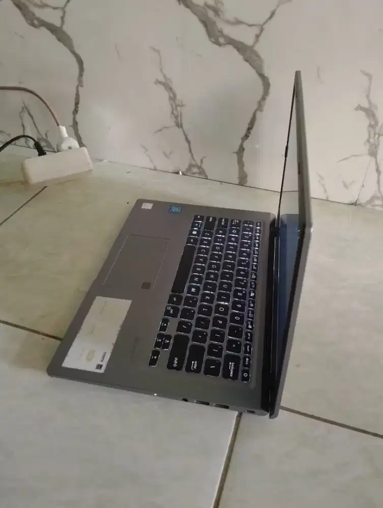 Laptop x415 siap pakai full hd DDR 4