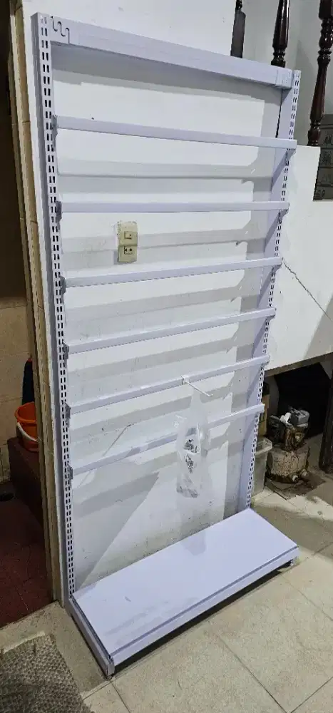 Rak gantungan barang display