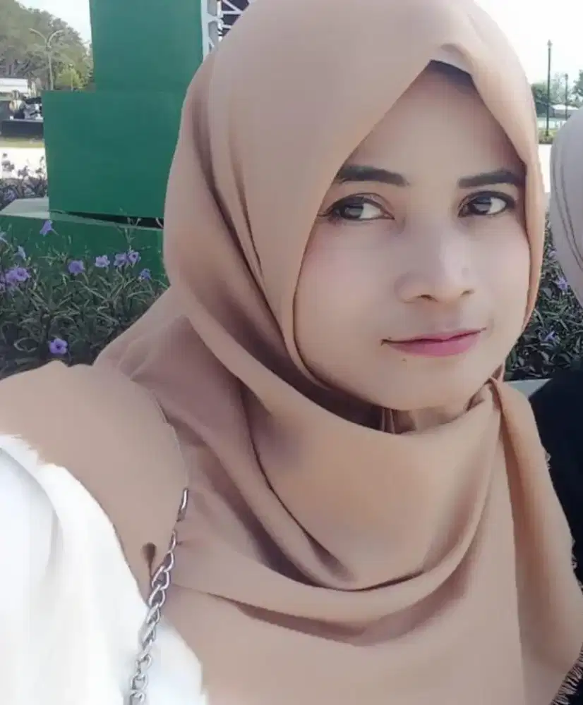 Cari loker apa aja tp maaf saya meroko