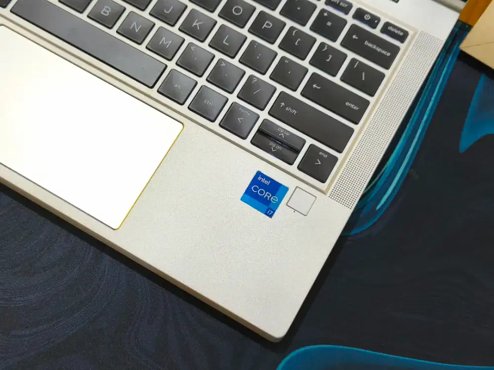 Hp probook 430 G8 core i7-1135G7 8GB/512GB NVMe mulus no minus full HD