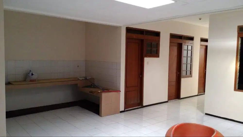 Disewakan Rumah Terawat Siap Pakai di Jalan Kembar Bandung