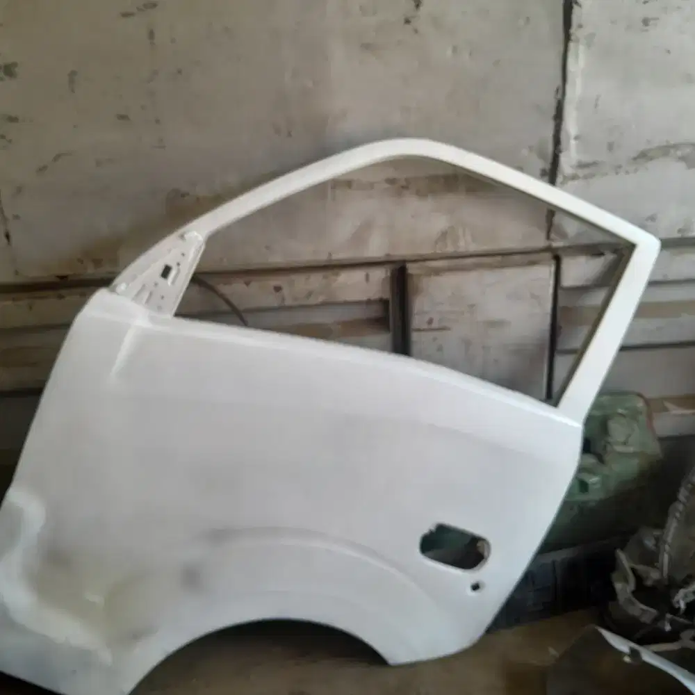 Jual pintu copotan isuzu traga
