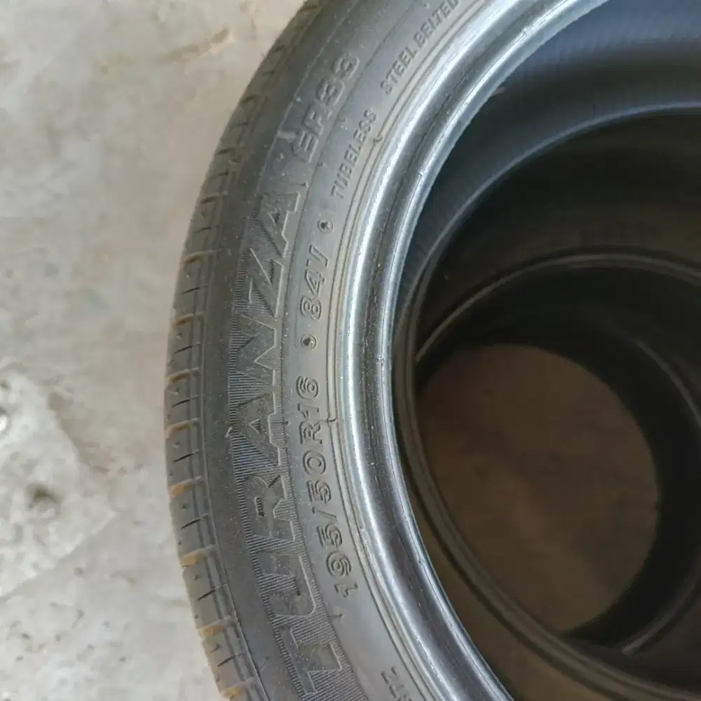 Bridgestone Turanza ER33 195/55 R16 Bekas Sienta Livina Yaris