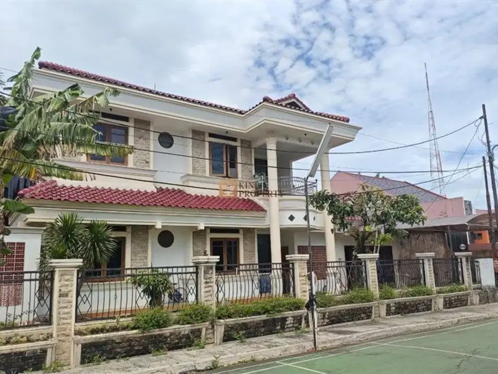 Shm! Rumah besar 2lt Nyaman dan luas! Nego sampai jadi dijual Rumah komplek kobkamtip joglo