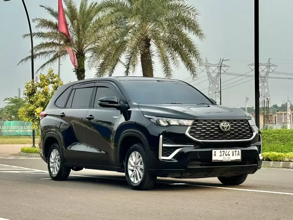 Toyota Innova Zenix G Hybrid 2025