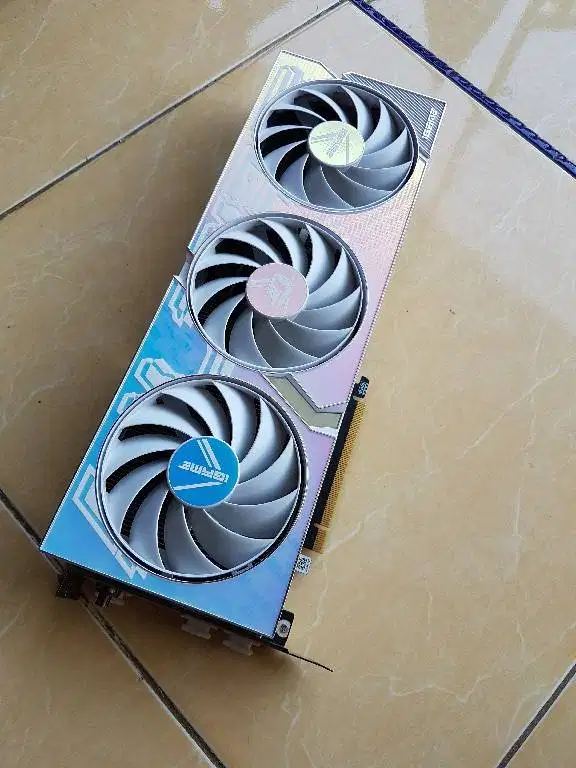 VGA Nvidia Colorful iGame RTX 4060 Ultra W OC 8gb 128bit GDDR6 3x fan