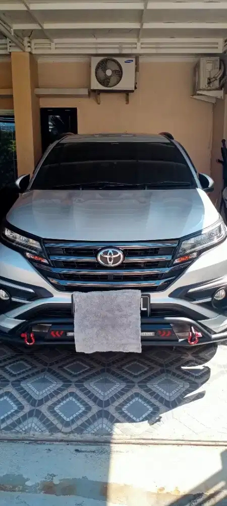 Toyota Rush GR tahun 2021,Silvel dan mulus