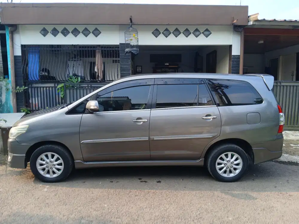 Toyota Kijang Innova 2013 Bensin