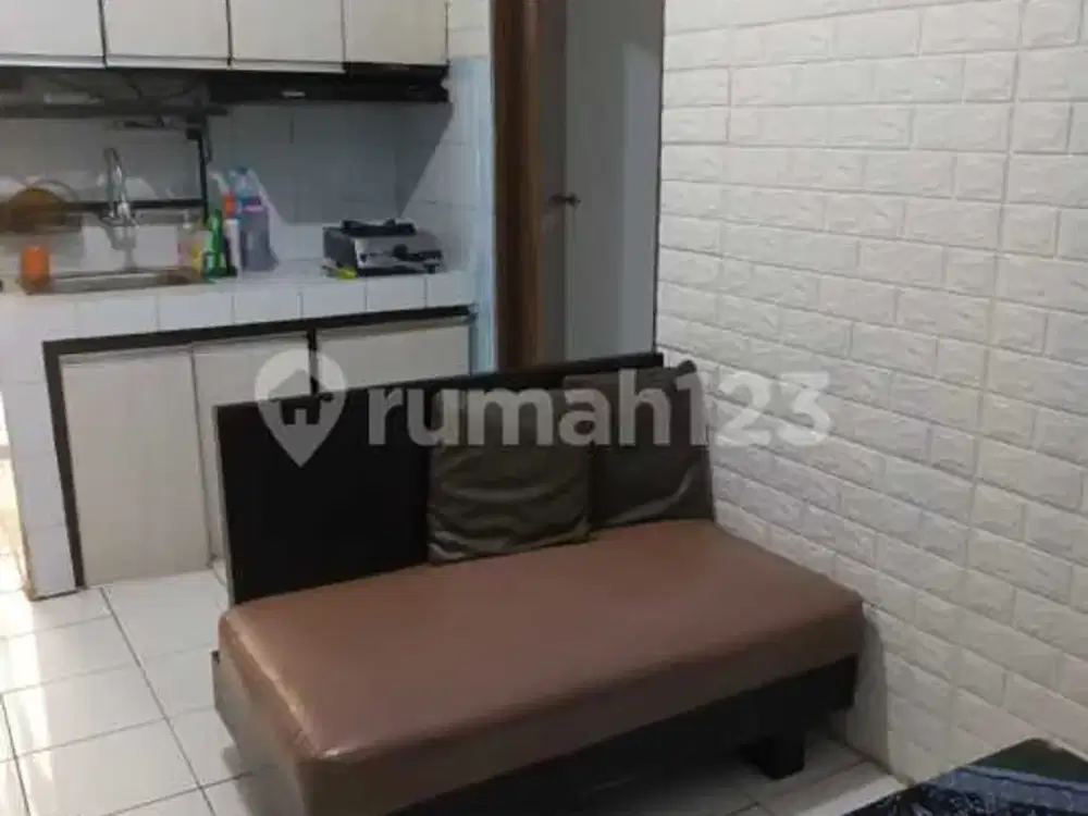 Disewakan Apartemen Gateway Cicadas Hadap Kolam