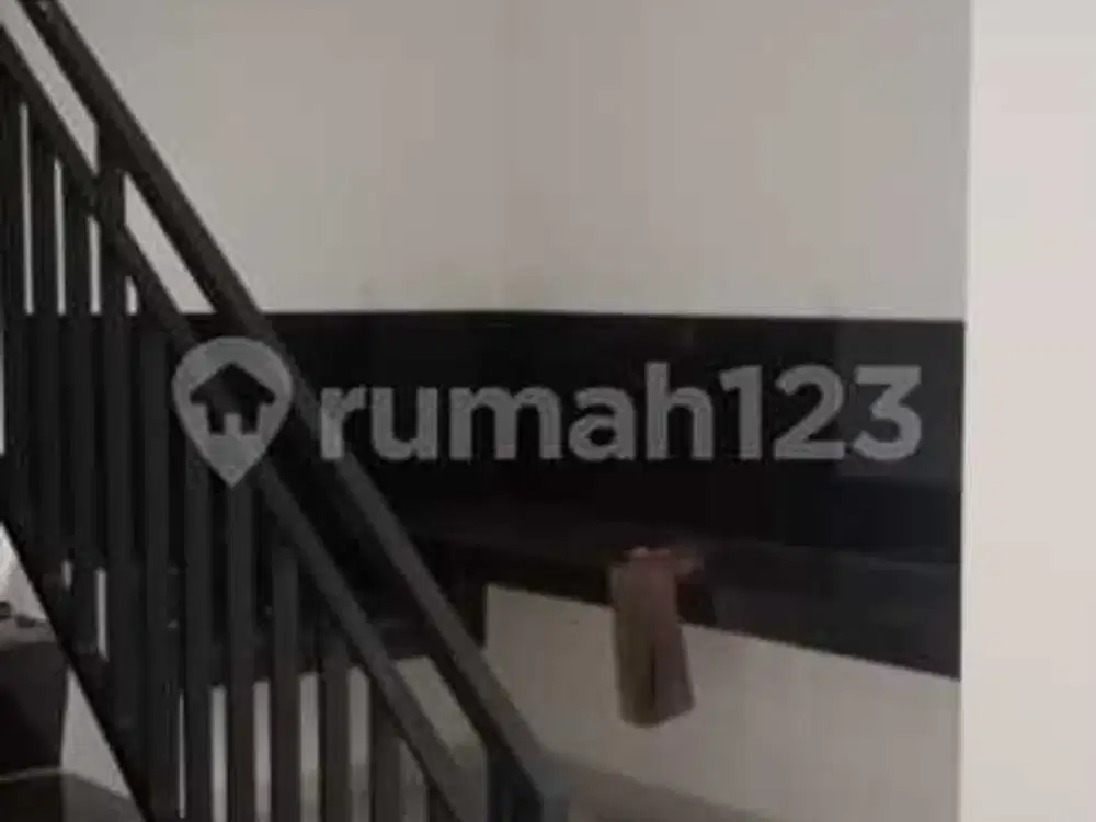 Rumah Baru Siap Huni 2 Lantai Bebas Banjir Area Antapani