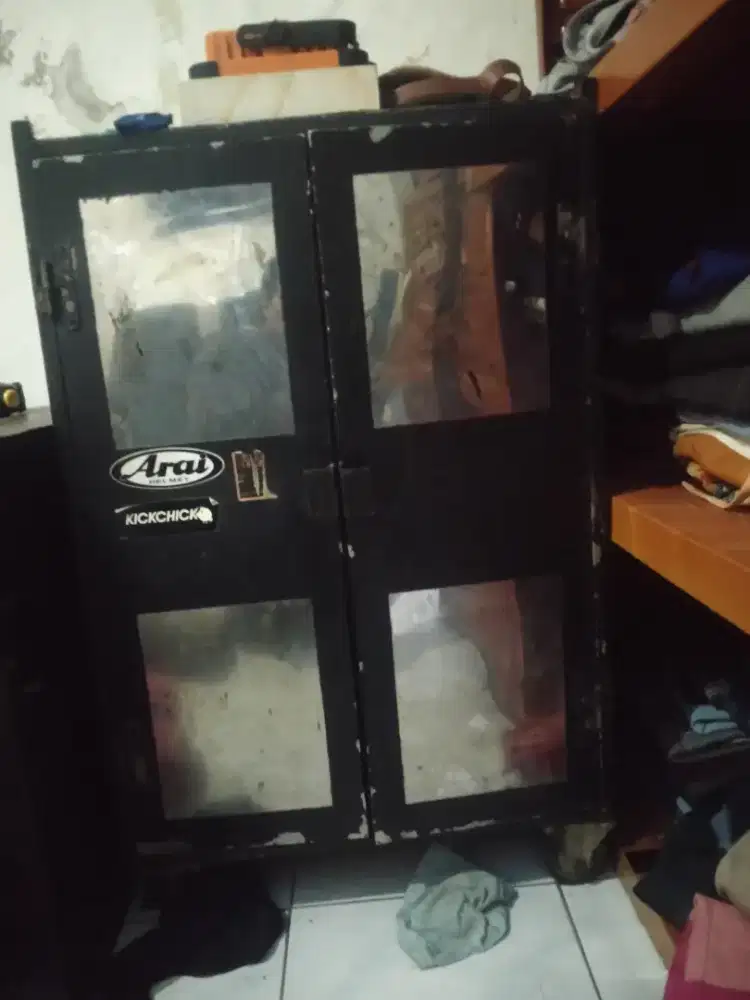 LEMARI BESI KECIL(nego)