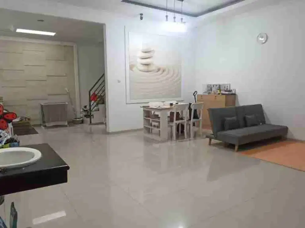 JUAL RUMAH MINIMALIS TAMAN HOLIS INDAH
