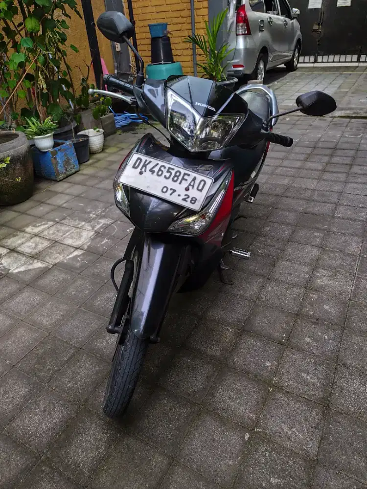 Jual sepeda motor honda supra helm in