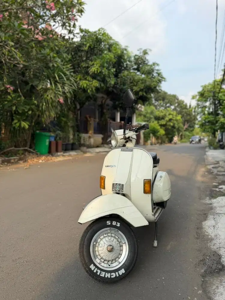 Vespa Exclusive 1 1986 modi