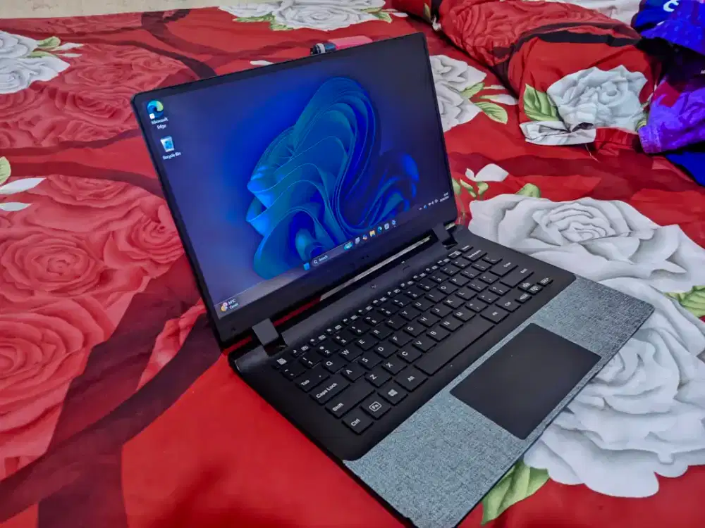 Laptop avita model slim cakep