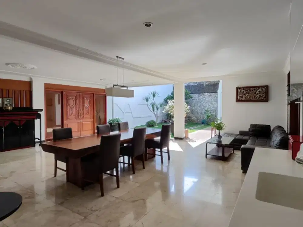 Rumah lux asri terawat di Setrasari Kulon Bandung Utara