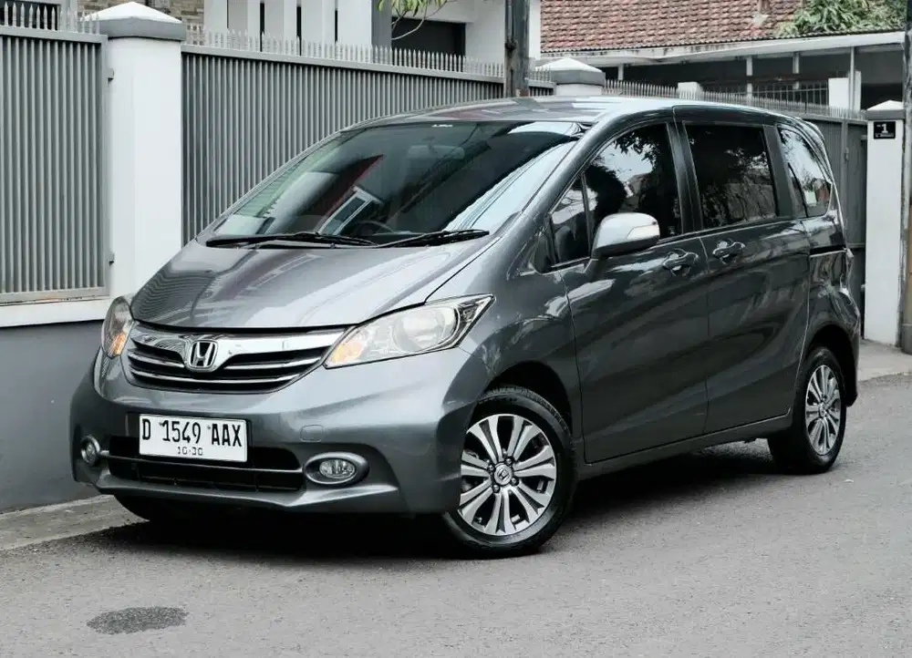 FREED PSD 1.5 AT 2013 AC Double LowKM 50rb RECORD HONDA BANDUNG