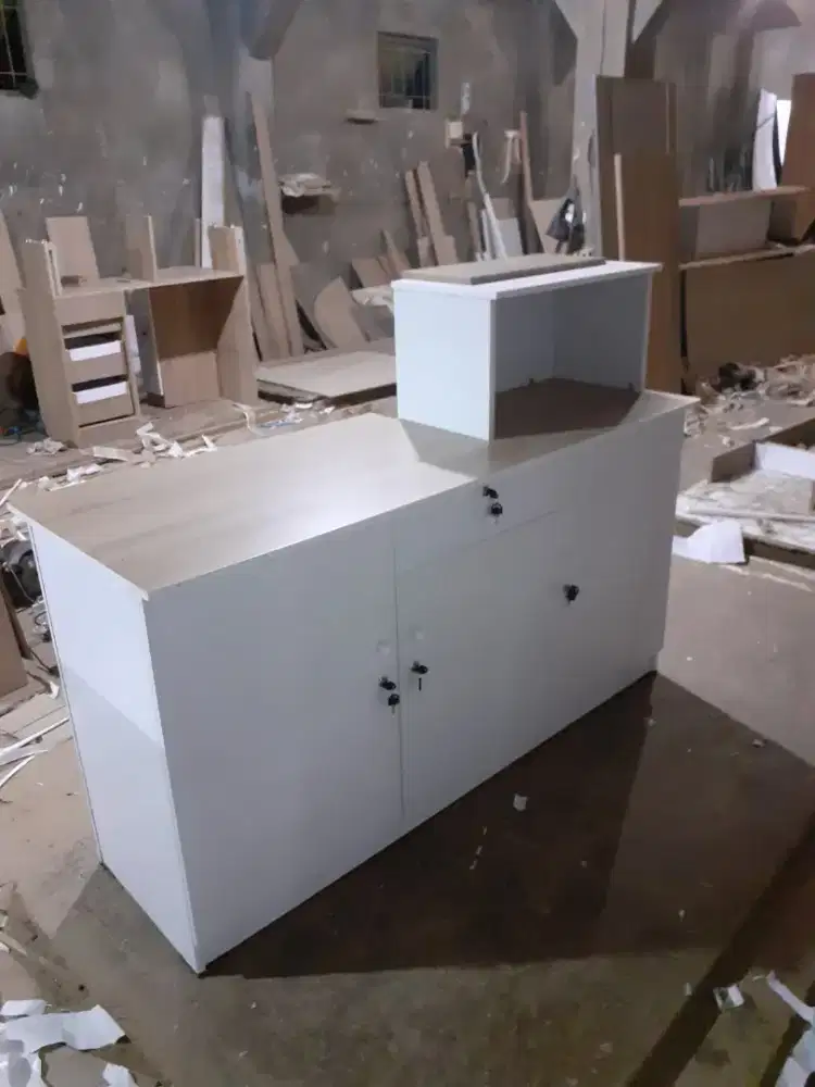 MEJA KASIR MINIMALIS