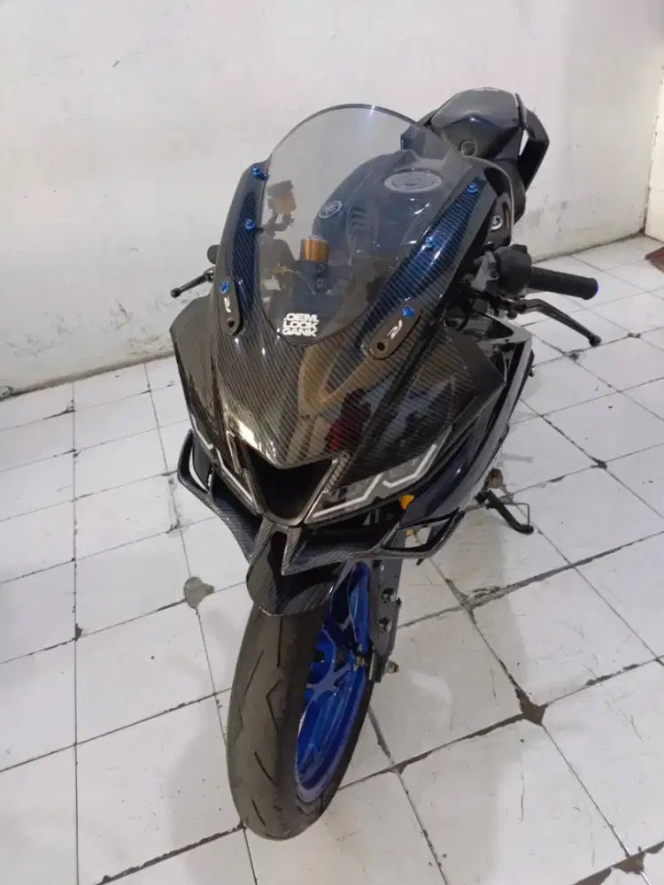 R15 v3 thn 2018 hitam