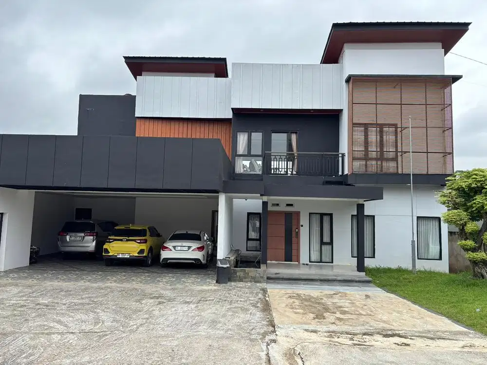 Rumah + 11 Bedeng + Aula