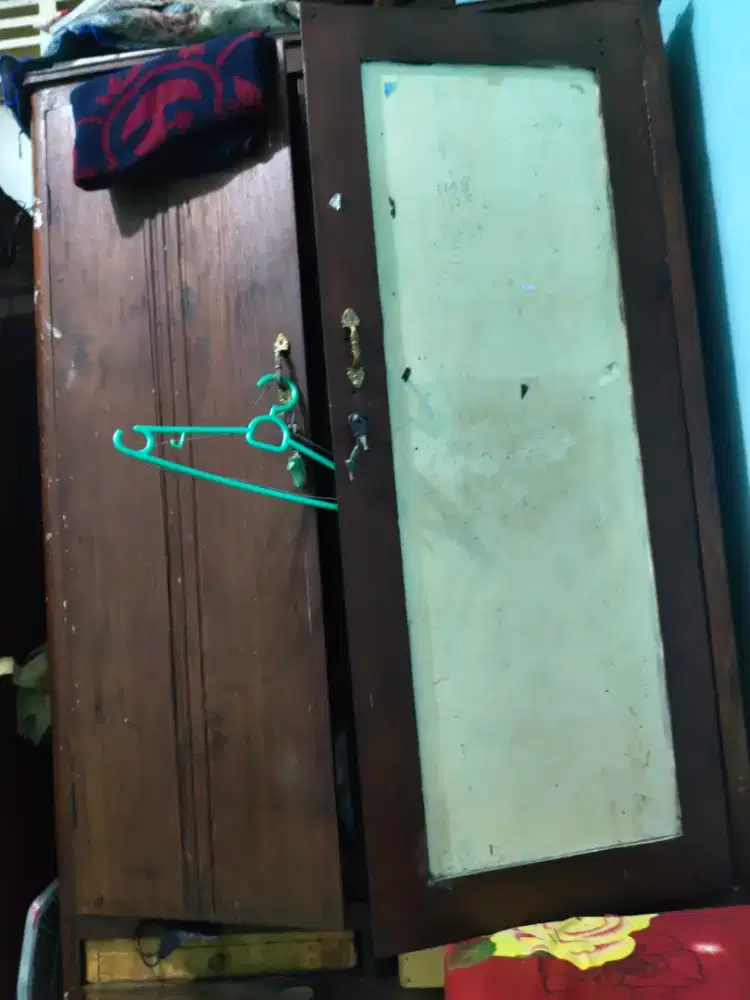 Lemari kayu jati