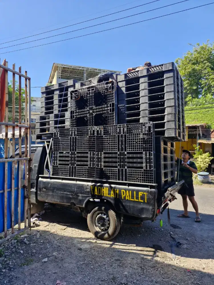 Palet plastik New untuk pengiriman