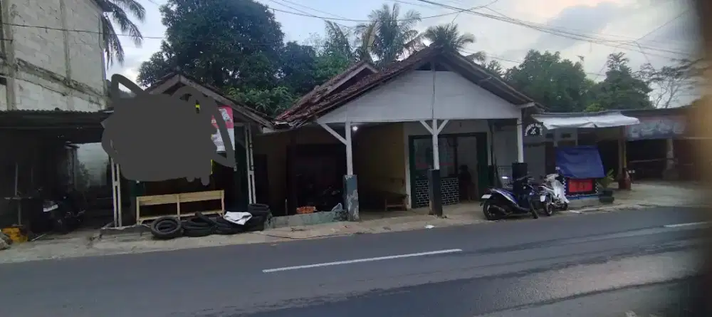 Jual Rumah posisi strategis pinggir jalan raya