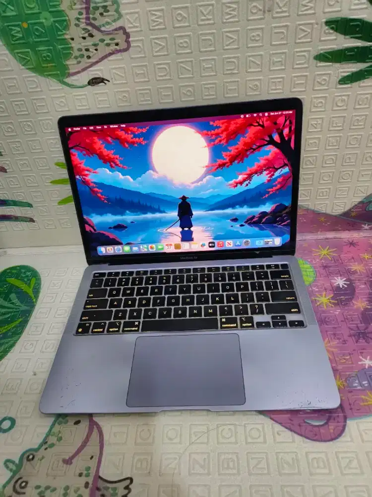 MacBook Air M1 Retina 13 inch 2020
Chip Apple M1
Ram 8 GB
SSD 256 GB