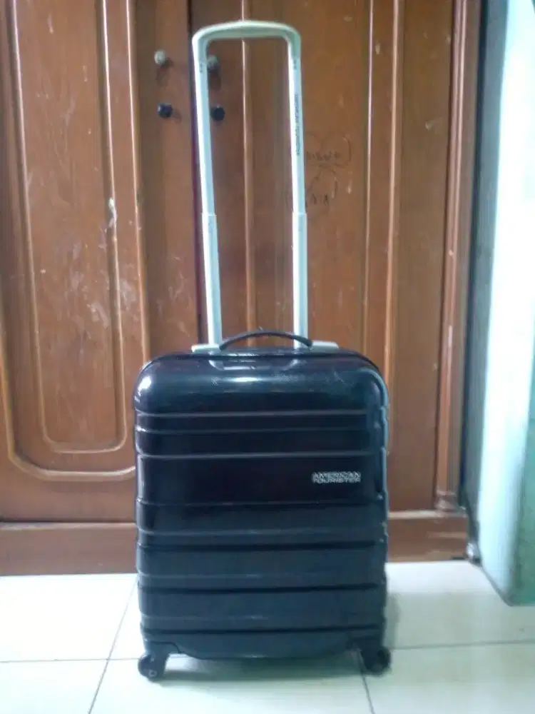 American TOURISTER by Samsonite size 20 inch