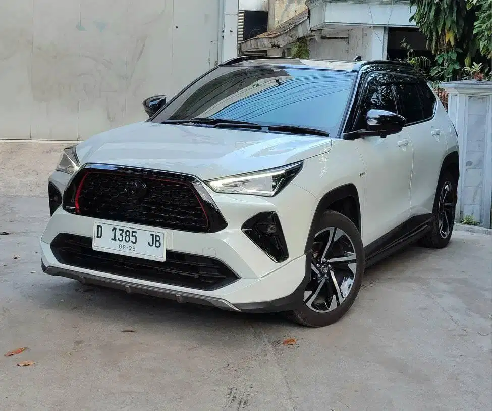 YARIS CROSS GR TSS HYBRID 1.5 AT 2023 LowKM 13rb RECORD TOYOTA BANDUNG