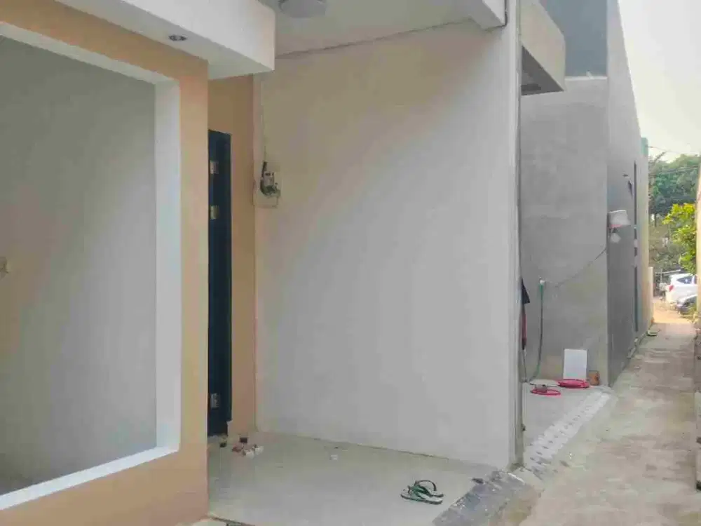 Di jual rumah baru minimalis kokoh permanen mewah dengan harga promo sedang tahap finising Lokasi pondok serut pondok kacang barat Tangerang selatan