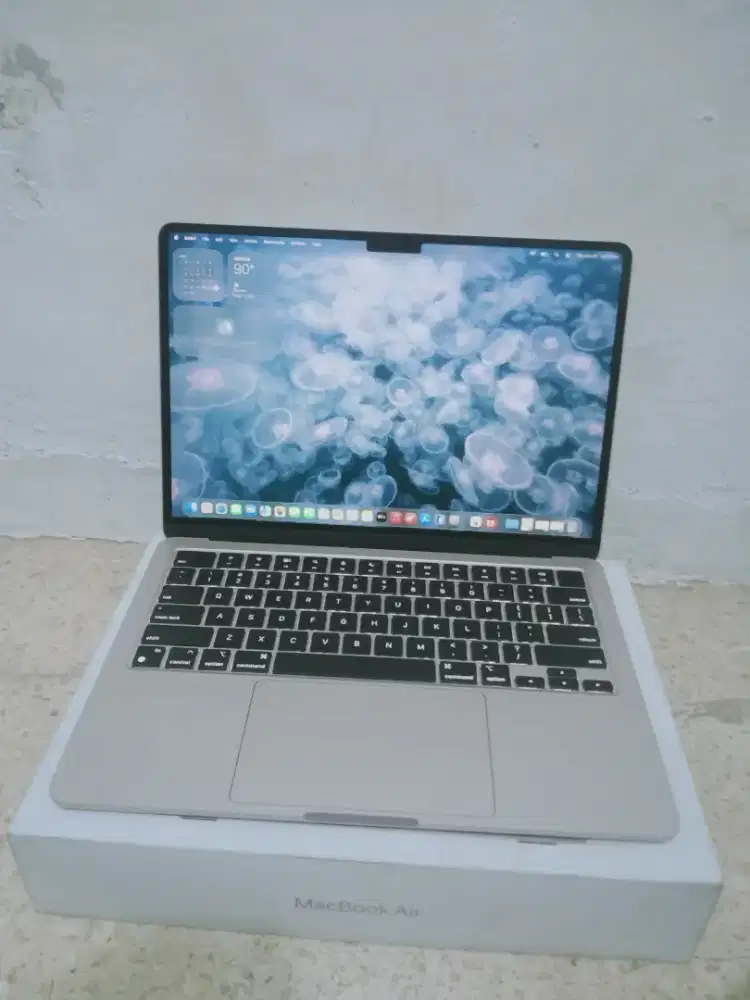 MacBook Air M2 2022 fulset box
Garansi On 10/06/2027
Ram 16GB
SSD256GB