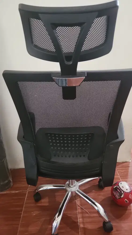 KURSI KANTOR ERGONOMIS