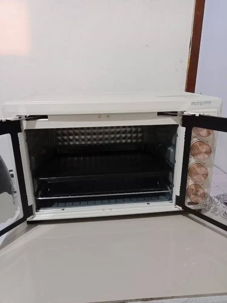 Oven microwave.