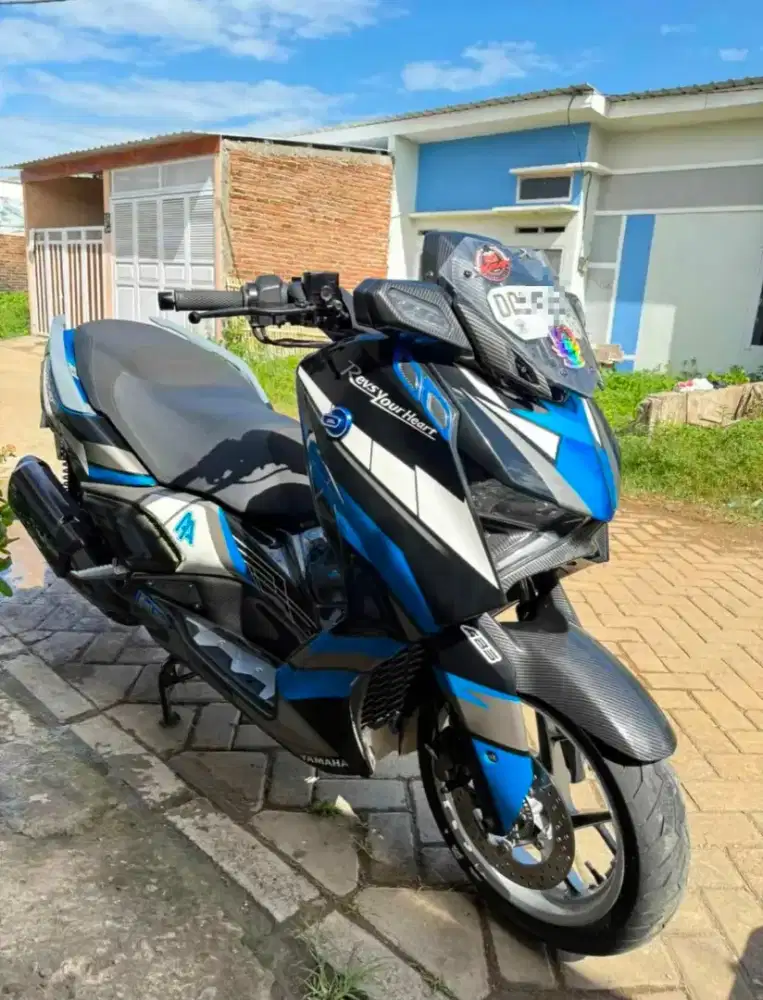 YAMAHA XMAX 2023
