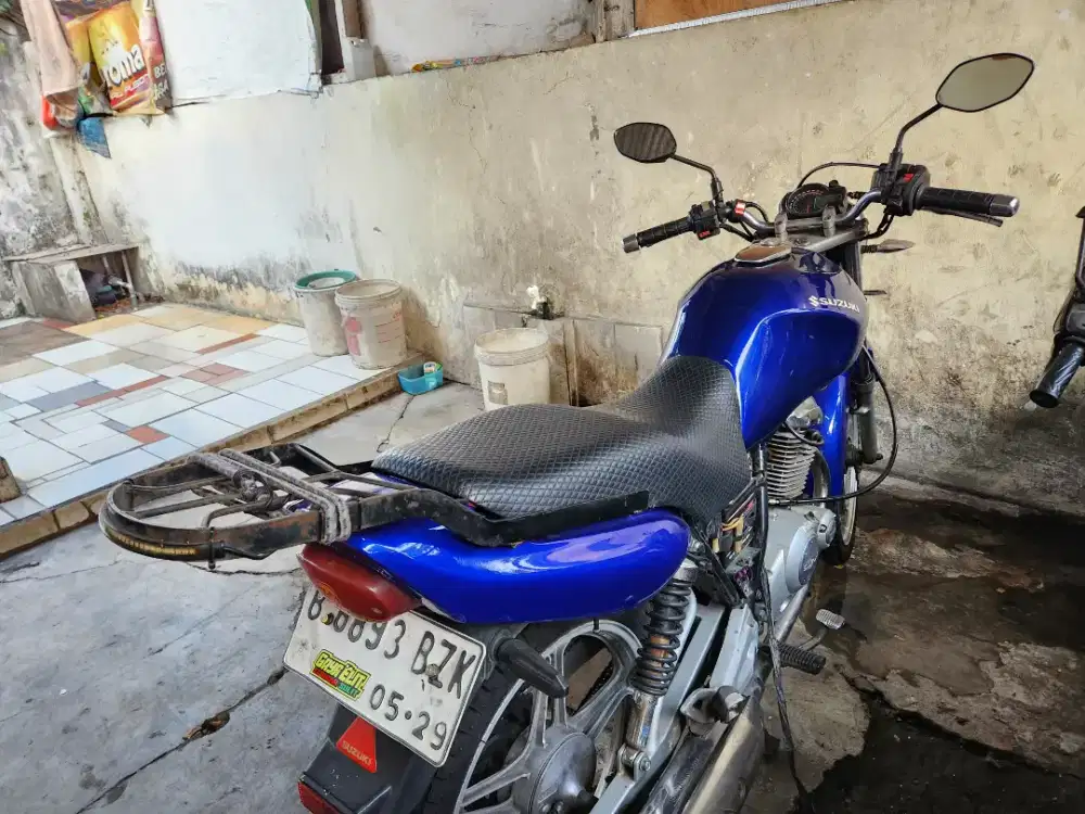 Dijual motor thunder tahun 2005 kelengkapan fullset