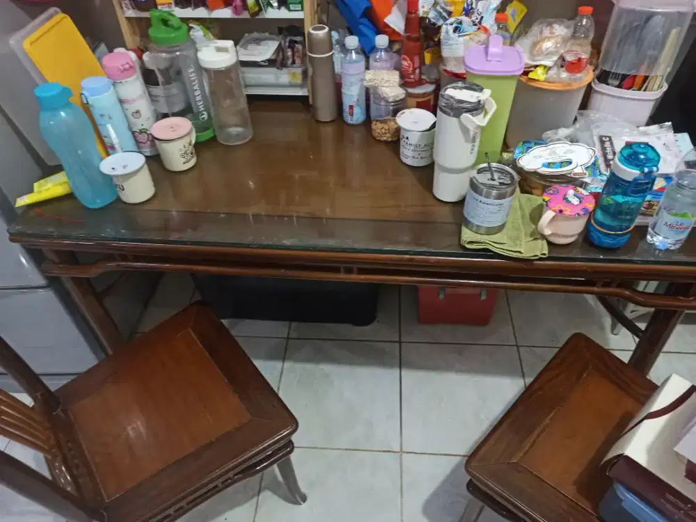 Meja makan kayu jati