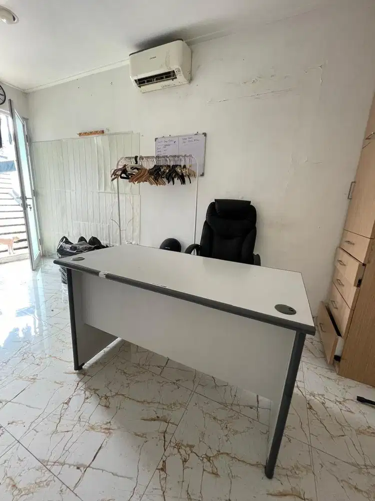 MEJA KANTOR UNO ORIGINAL | CLASSIC SERIES + 3 LACI | KONDISI BAGUS