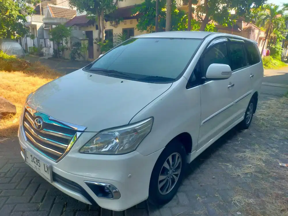 Toyota Kijang Innova 2.5 V Disel Matic Pemakaian Pribadi Istimewa