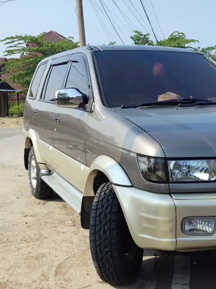 isuzu panther touring 2001 AT istiwewa & sangat terawat