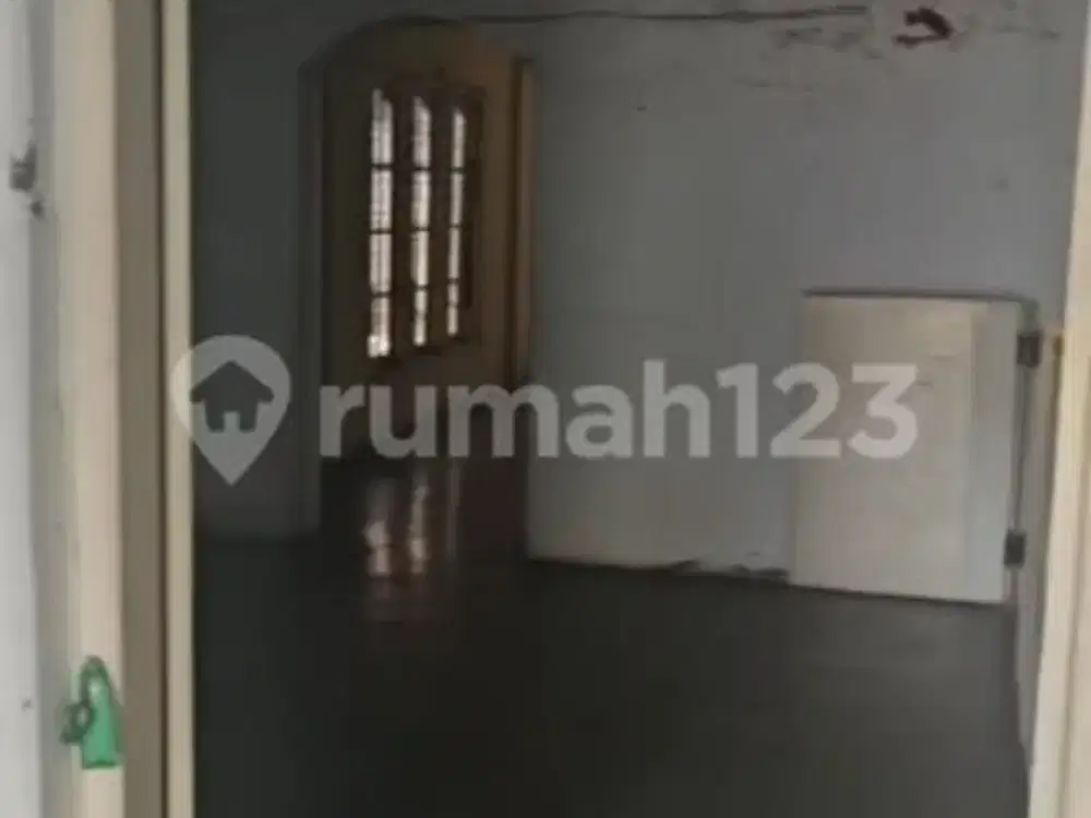 Disewakan Ruang Usaha atau Rumah di Jalan Kartini Cirebon