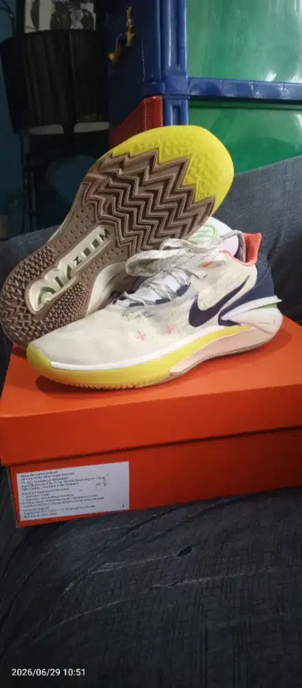 Sepatu Nike GT,