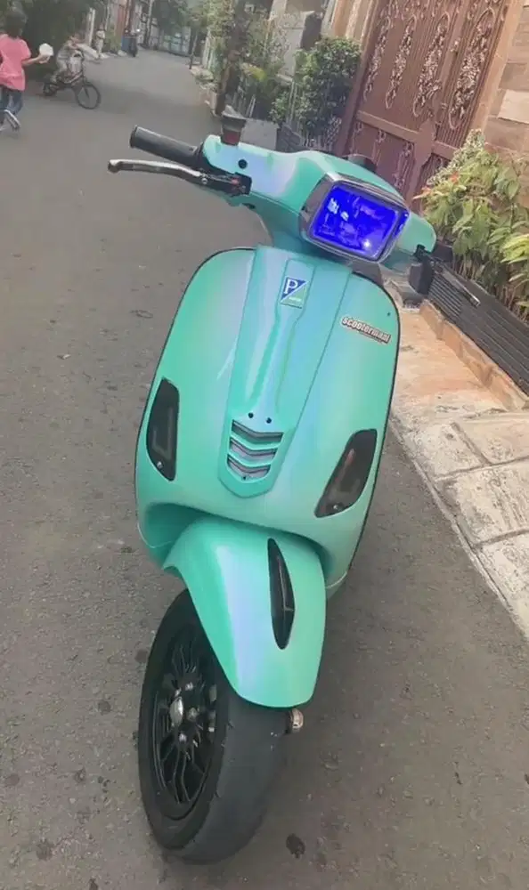 JUAL VESPA 2019 s125 3v iget 25jt nego  KARNA UDAH GA DI PAKE