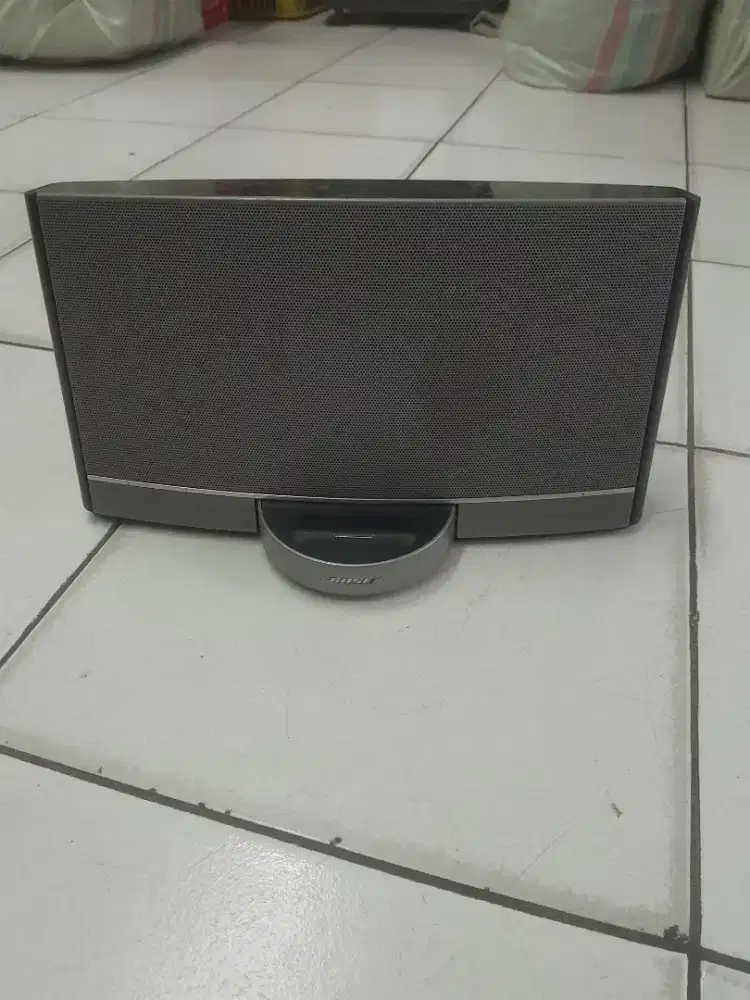Aksesoris jual BOSSE  masih hidup minus charger tidak ada .
