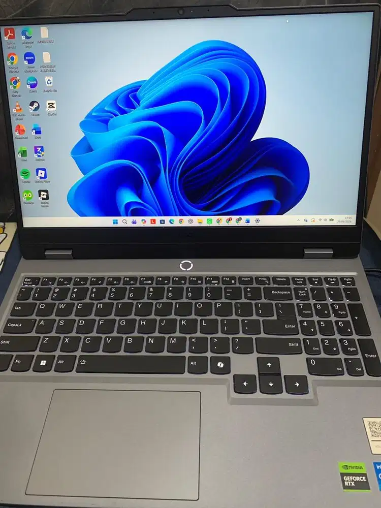 Laptop Lenovo LOQ 15IAX9